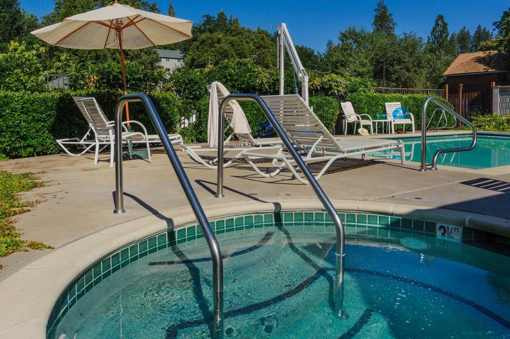 Grass Valley Courtyard Suites Экстерьер фото