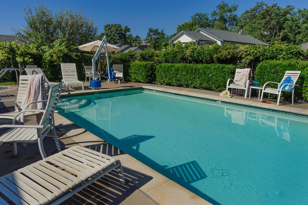 Grass Valley Courtyard Suites Экстерьер фото