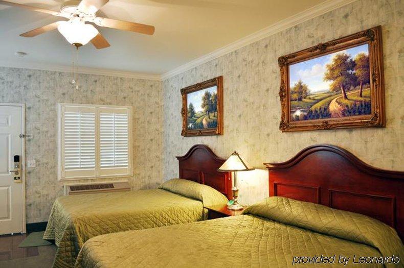 Grass Valley Courtyard Suites Номер фото