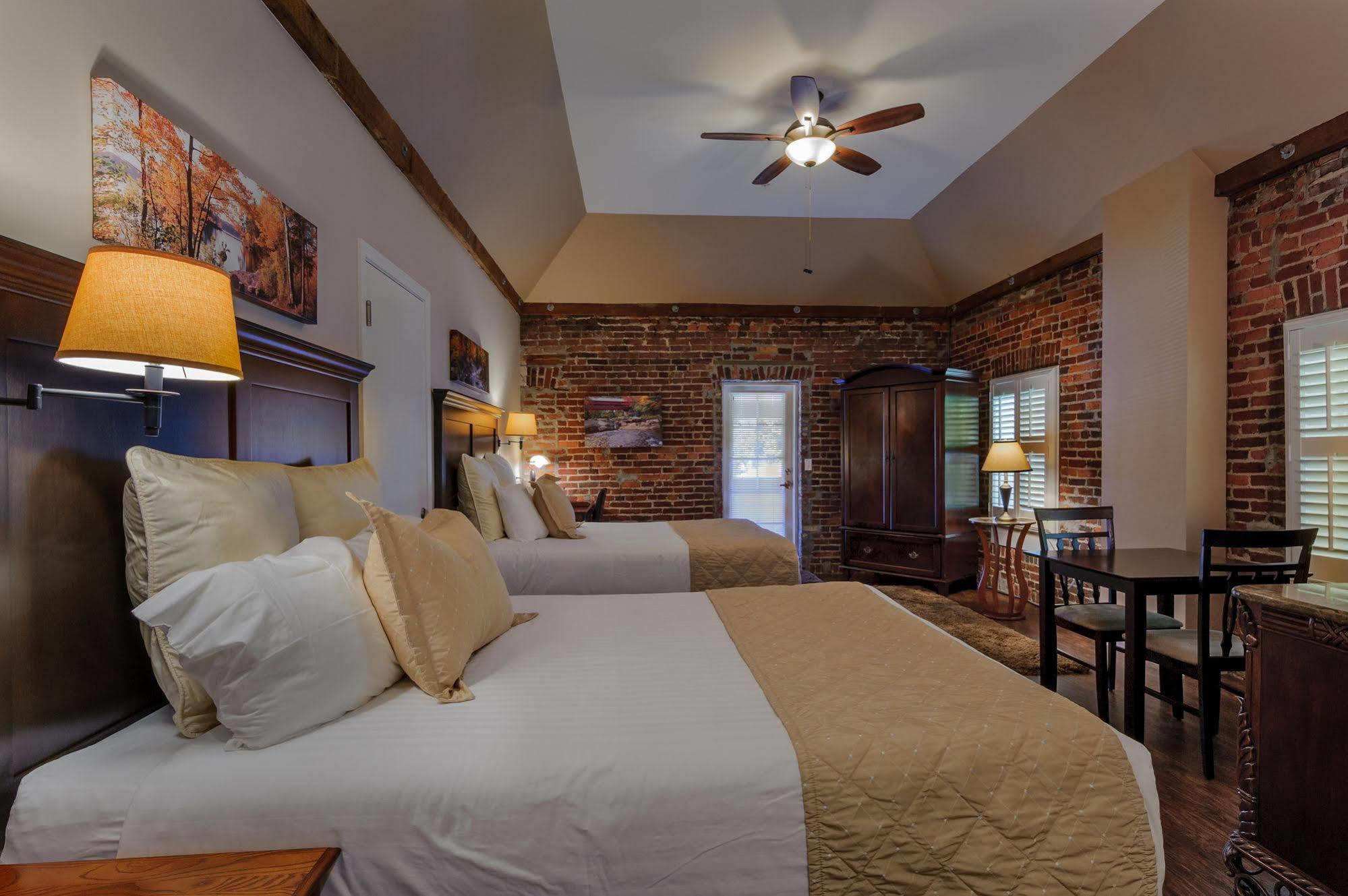 Grass Valley Courtyard Suites Экстерьер фото