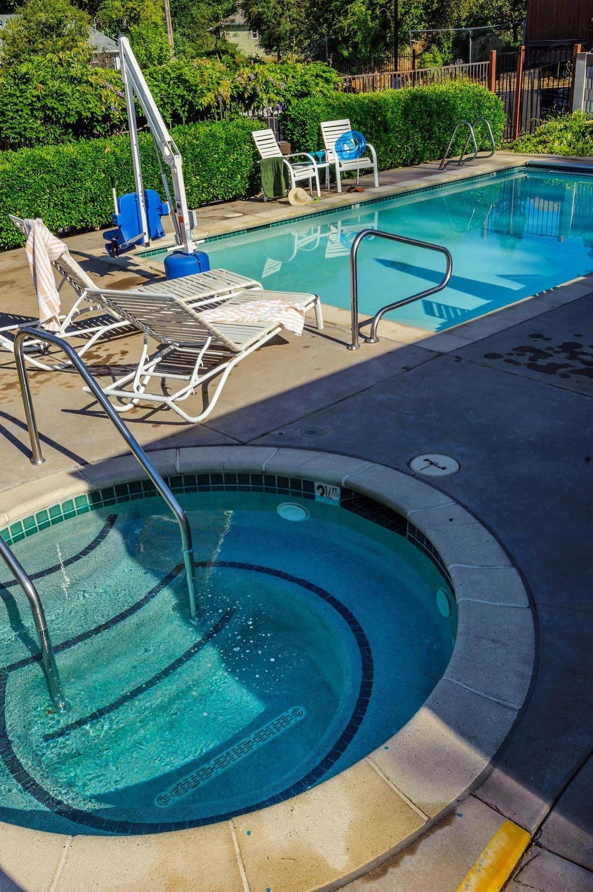 Grass Valley Courtyard Suites Экстерьер фото